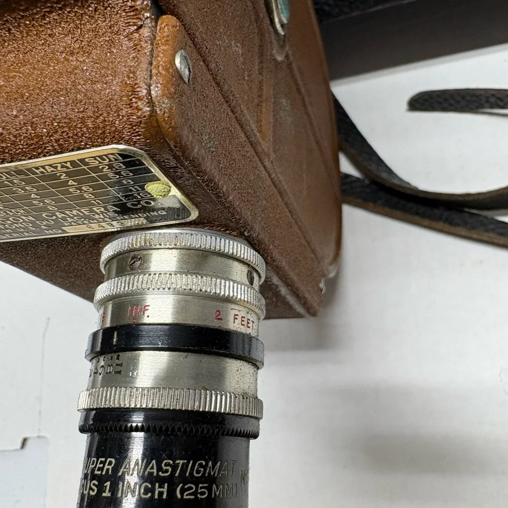 Vintage 16mm Movie Camera Paragon w/ Luxor Super Anastigmat F:1.5 focus 25mm USA